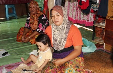 Dahsyatnya Fitnah ADUN Paka! http://www.buletinonline.net/images/stories/aberita13/siti%20azma%20dan%20ibunya.jpg